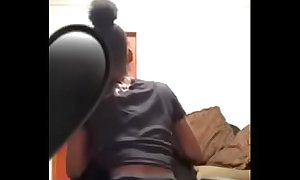 She Bounce On The Chair