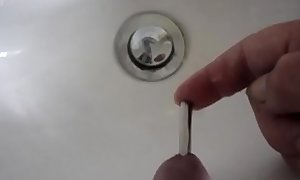 Pissing with a sound in