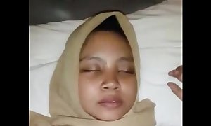 Indonesian cewek jilbab dientot loyalty 1 480p