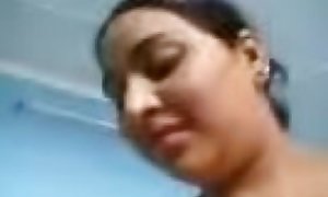 Delhi prostitute Rani shows her nude private boobs porn and xxx pussey porn and xxx take oral sex with costumer.