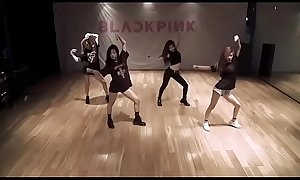 BLACKPINK - Boombayah hot dance practice