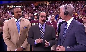 Celebrity Lebron James Accidentally Show his dick in TV