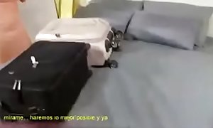 Compartiendo la cama con madrasta (Sub español)