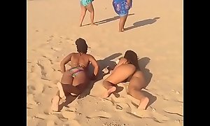 Instagram slay Queen Vero Makgabo big ass at the beach