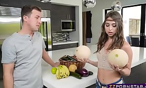 Sexy babe selling her organic produce and her wet crack