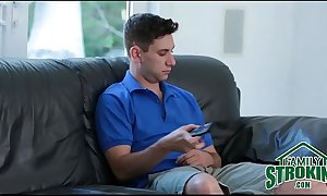Fucking my sexy step mamma whilst daddy sleeps - familystrokingxxx porn video