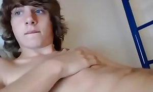 This perfect boy is wanking his cock for the chat